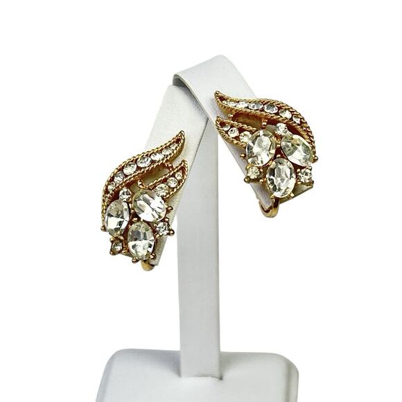 Crown Trifari Clip Earrings Clear Rhinestones Bright Sparkle Swirl Leaf Goldtone - Picture 1 of 11